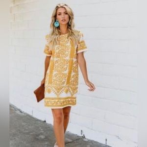 All:Row Embroidered Yellow Short Sleeve Crew Neck Shift Tunic Dress - Sz Small